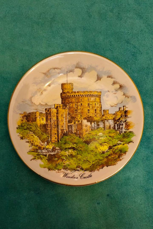 نمای رو به روی دیوارکوب