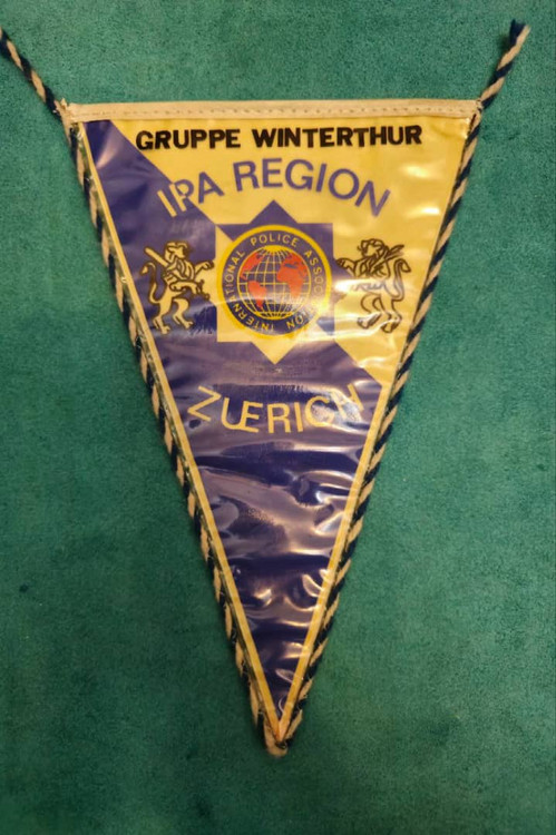 نمای پشت پرچم