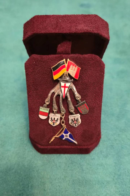 آویز پنجه به همراه 7 آرم نقره میناکاری