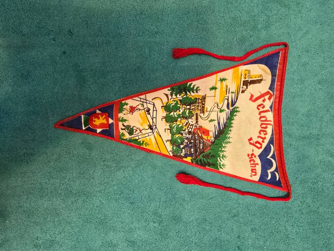 نمای پشت پرچم سه گوش دو رو اصل آنتیک و کلکسیونی