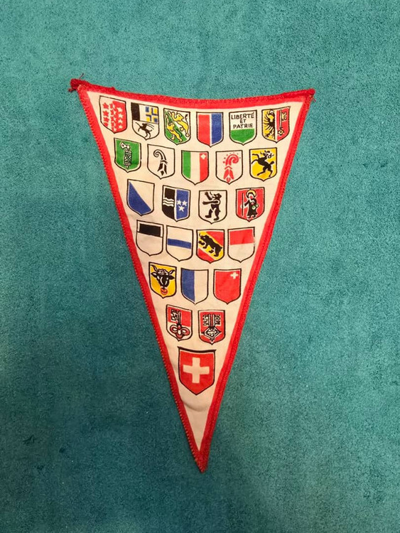 نمای پشت پرچم سه گوش دو رو اصل آنتیک و کلکسیونی