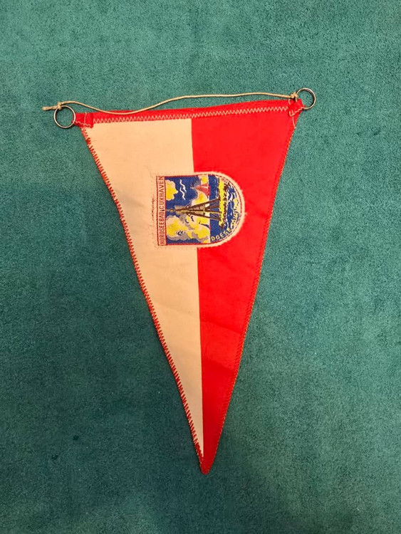 نمای روی پرچم سه گوش دو رو اصل آنتیک و کلکسیونی