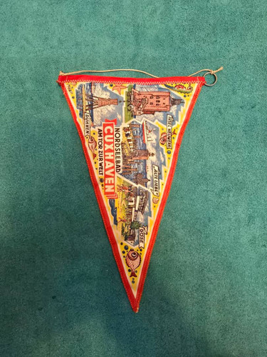 نمای پشت پرچم سه گوش دو رو اصل آنتیک و کلکسیونی