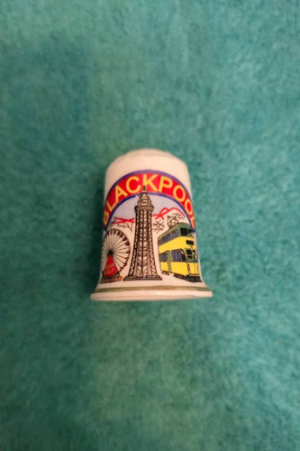انگشتانه قدیمی کلکسیونی چینی انگلیسی آکبند با طرح Blackpool