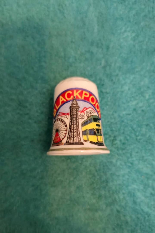 انگشتانه قدیمی کلکسیونی چینی انگلیسی آکبند با طرح Blackpool