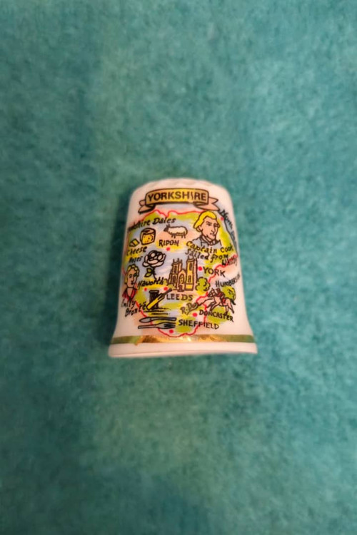 انگشتانه قدیمی کلکسیونی چینی انگلیسی آکبند با طرح Yorkshire