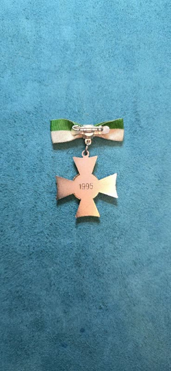 نمای پشت مدال شوالیه