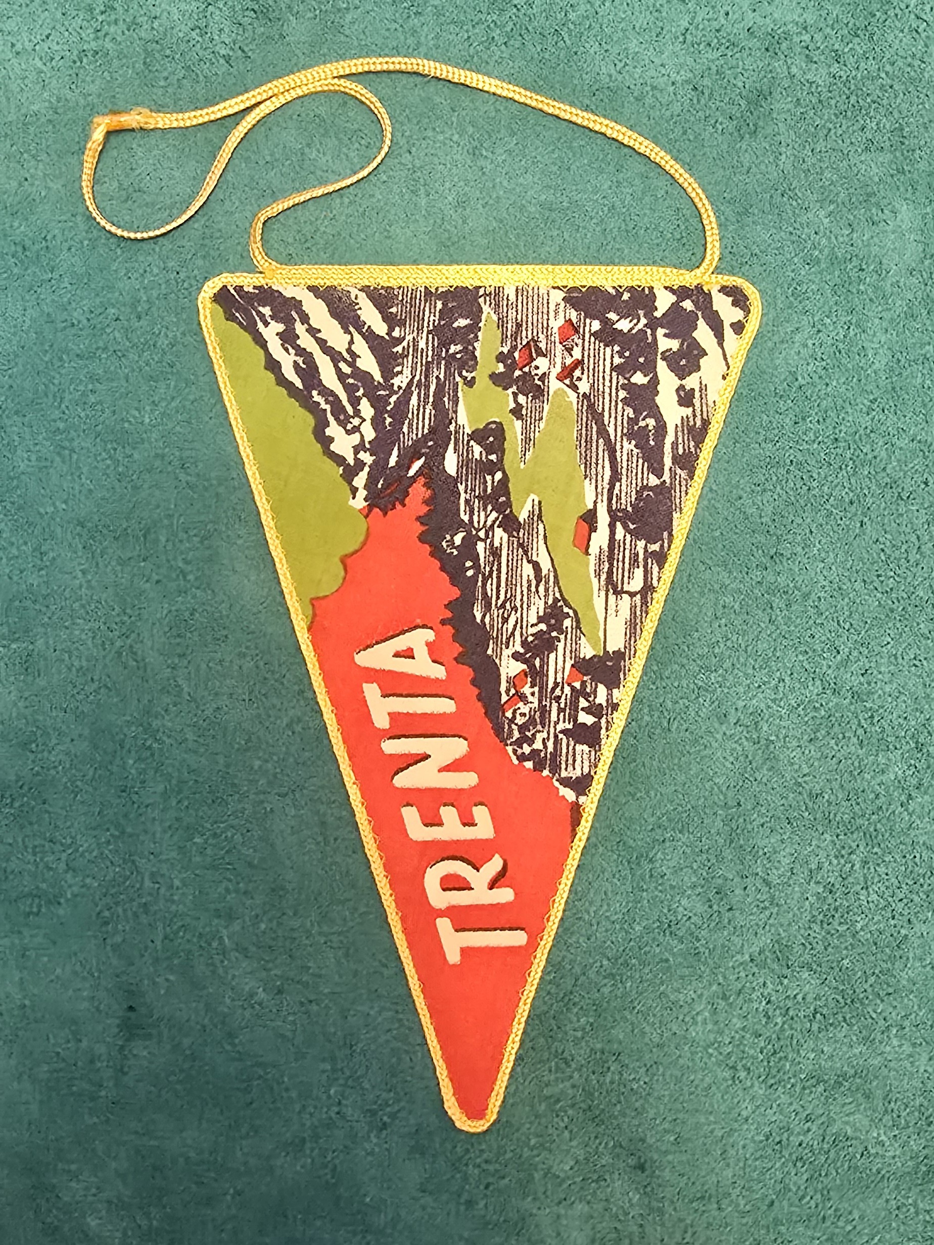 عکس روی پرچم سه گوش تزئینی