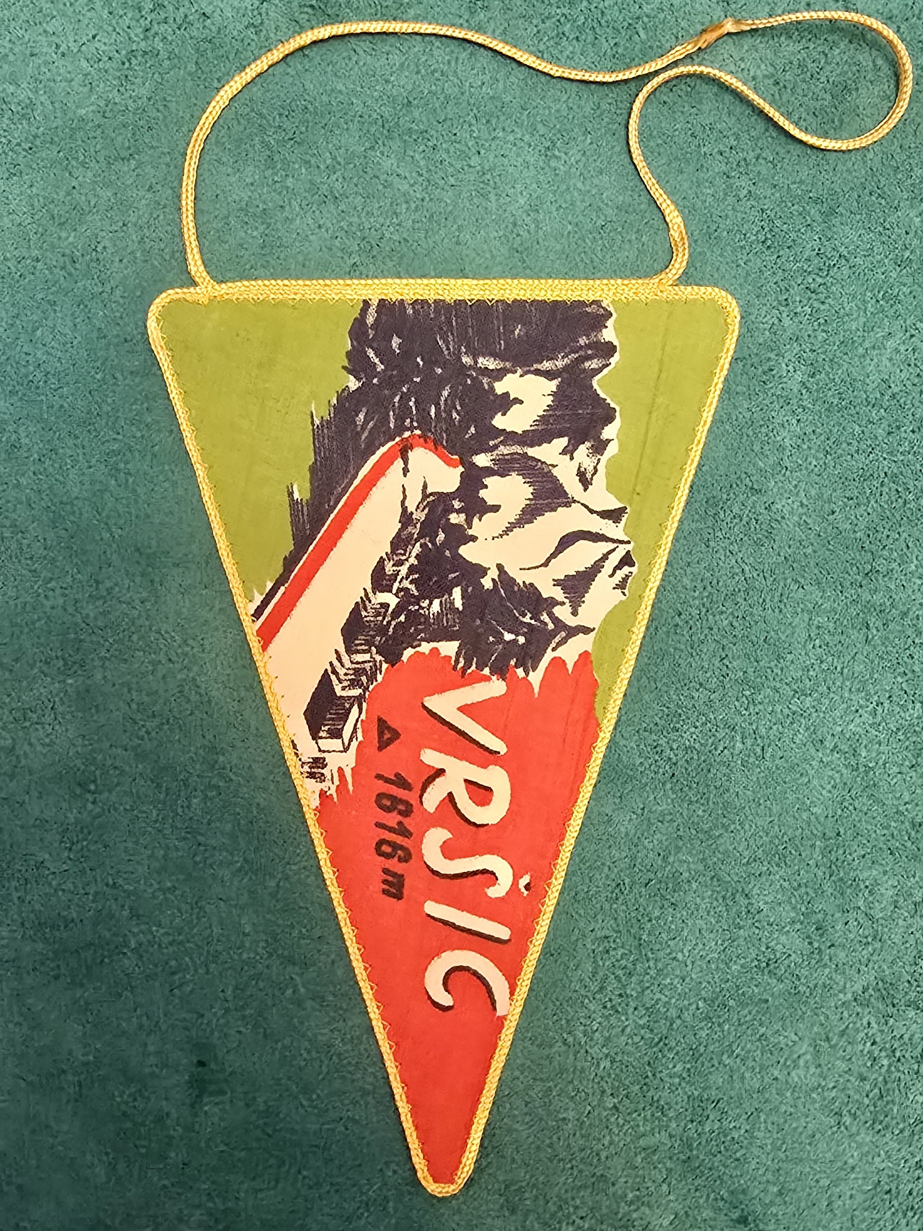 عکس پشت پرچم سه گوش تزئینی