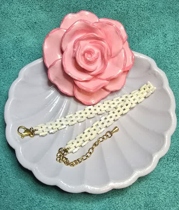 دستبند کوارترتیلا سفید