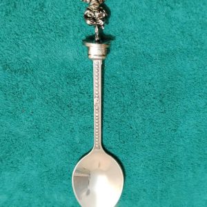 قاشق دکوری آنتیک با دسته مجسمه‌ای و طراحی کلاسیک