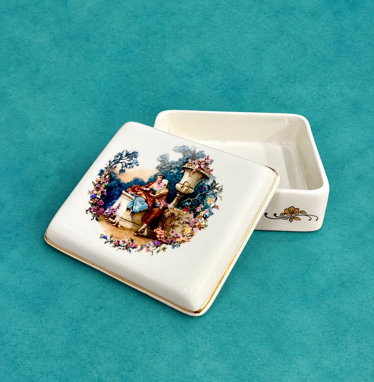 جاجواهری انگلیسی آنتیک لرد نلسون Lord Nelson Pottery جاجواهری آنتیک انگلیسی برند Lord Nelson Pottery با نشان ساخت انگلستان از سال 1758